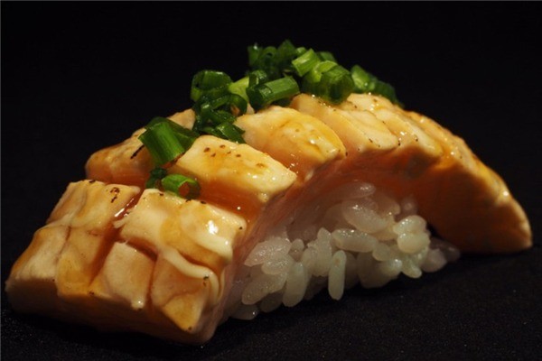 百淌鲜龙猫寿司